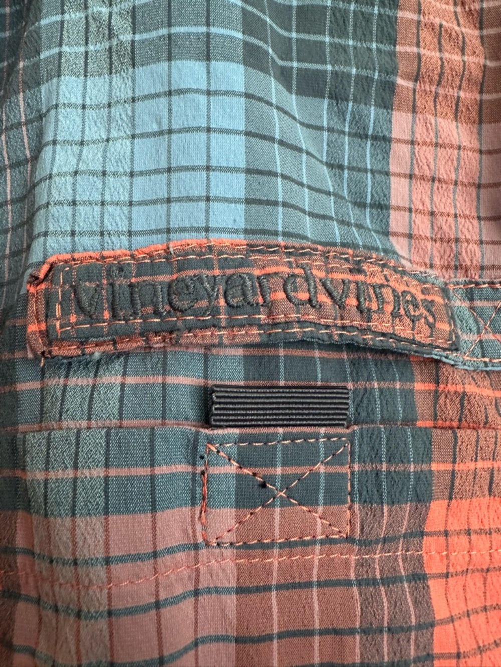 Men’s L Vineyard Vines Coral and Blue Harbor Fishing Shirt - Picture 8 of 9